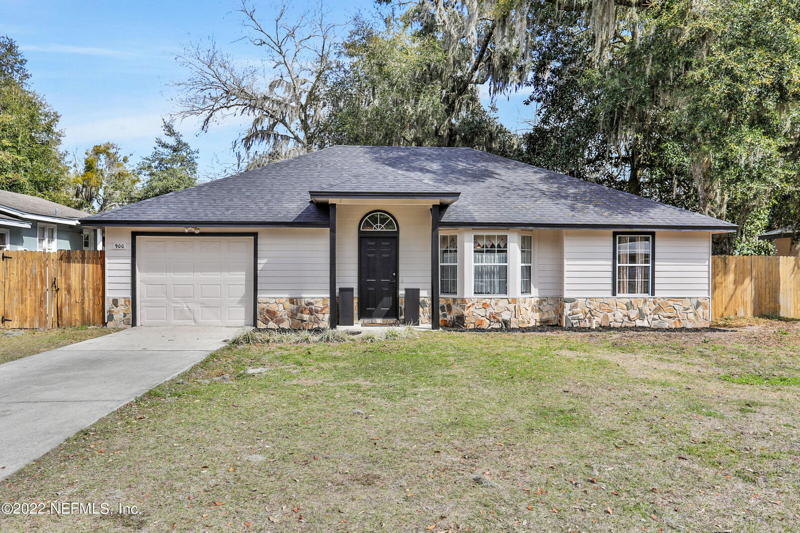 Property Photo: 900 Pine Avenue FL 32043