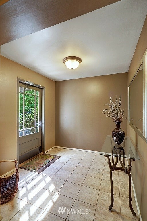 Property Photo:  3440 25th Avenue W 102  WA 98199 