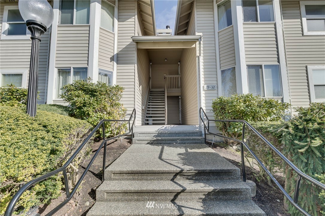 Property Photo:  1101 10th Street 32  WA 98290 