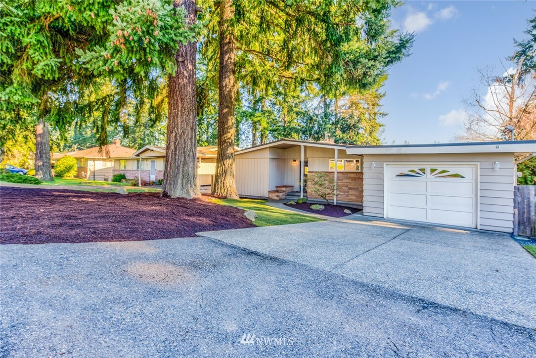 Property Photo:  16326 Ashworth Avenue N  WA 98133 