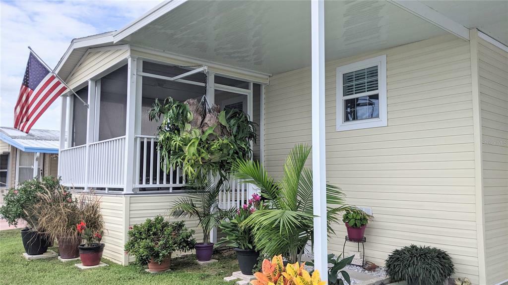 Property Photo: 3829 Lomi Lomi Drive FL 34691