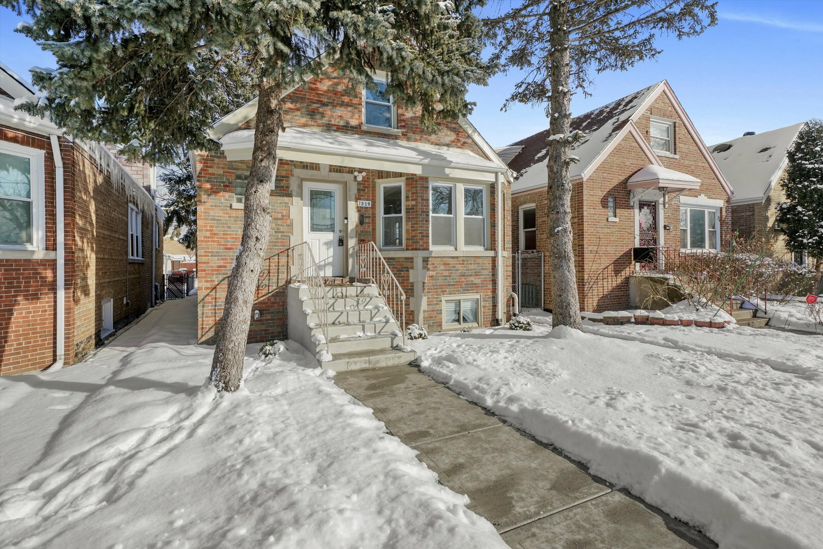 Property Photo:  7219 S Whipple Street  IL 60629 