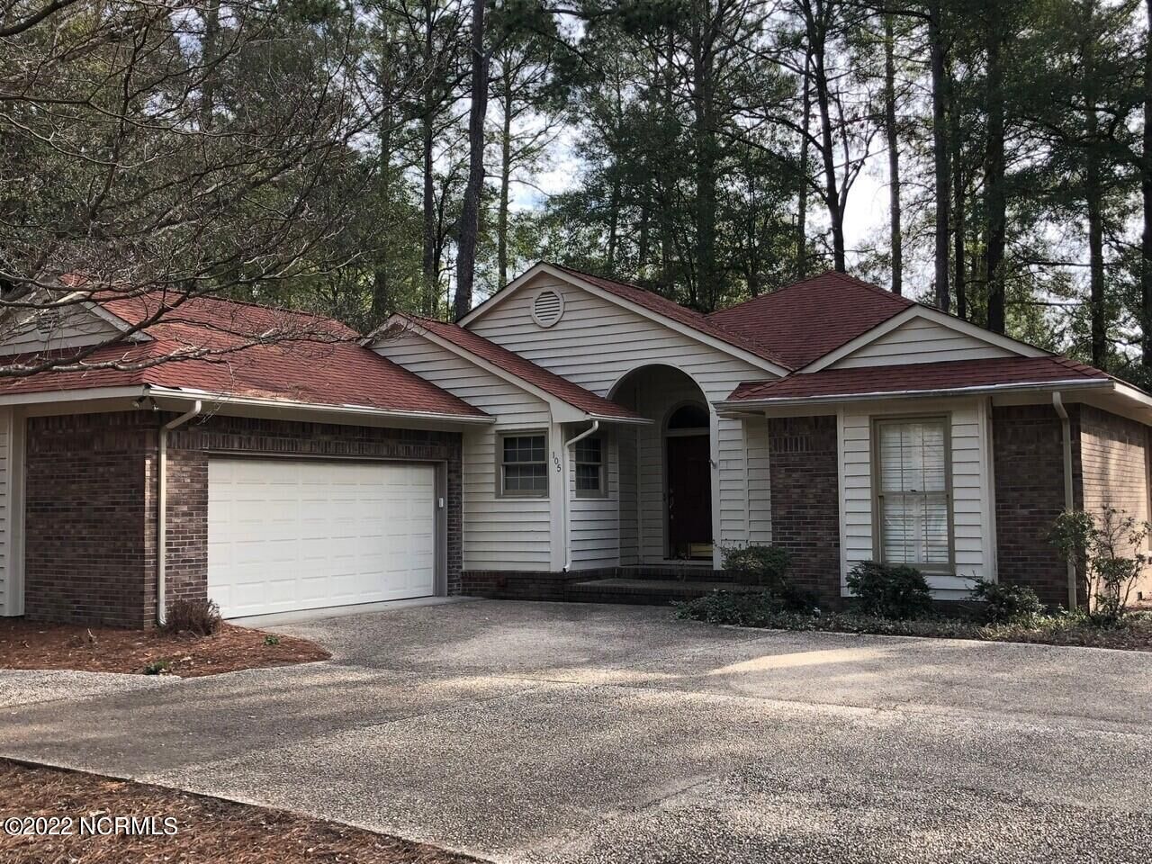 Property Photo: 105 Merion Circle NC 28374