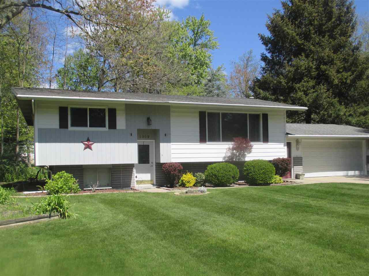 Property Photo:  3009 Mt Vernon Dr  MI 48642 