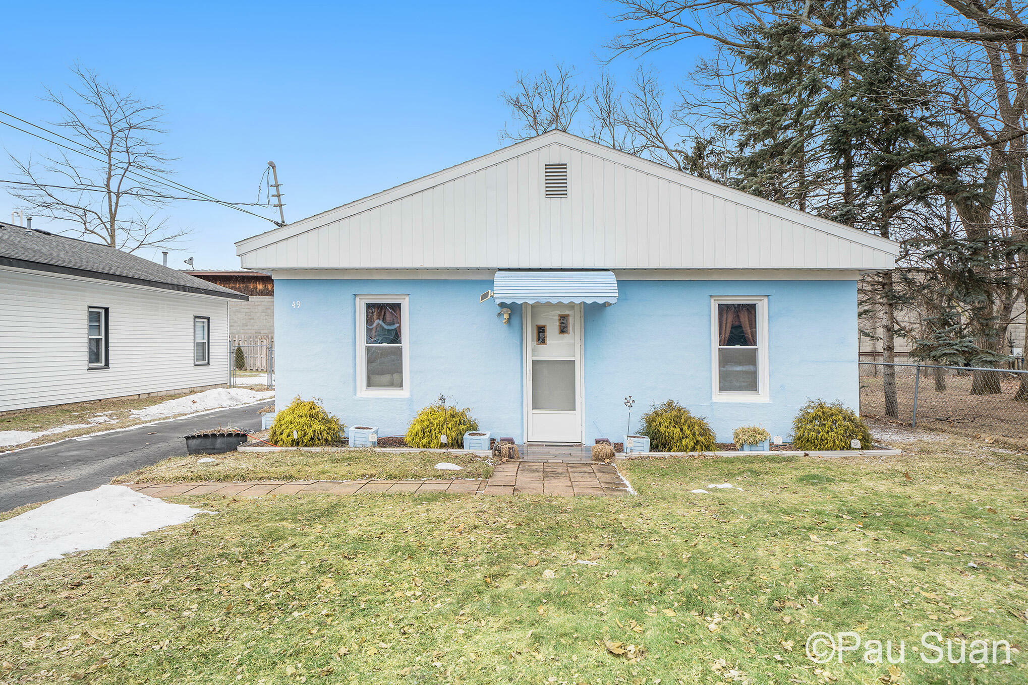 Property Photo:  49 Nancy Street SE  MI 49548 