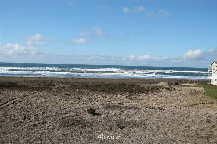 Property Photo: 1600 W Ocean Avenue 432 WA 98595