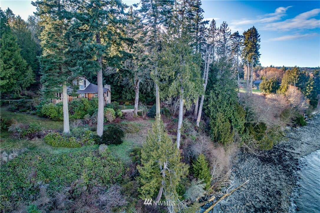 Property Photo:  980 N Bay Way  WA 98365 