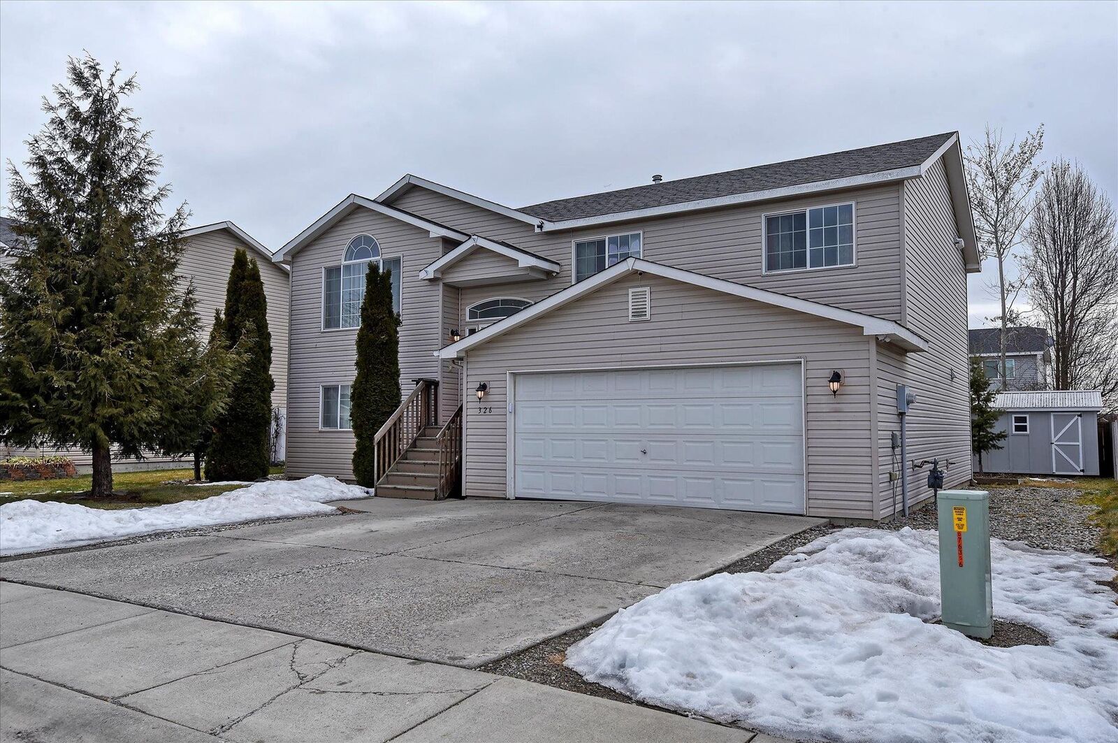 Property Photo:  326 E Connie Ray Ave  WA 99022 