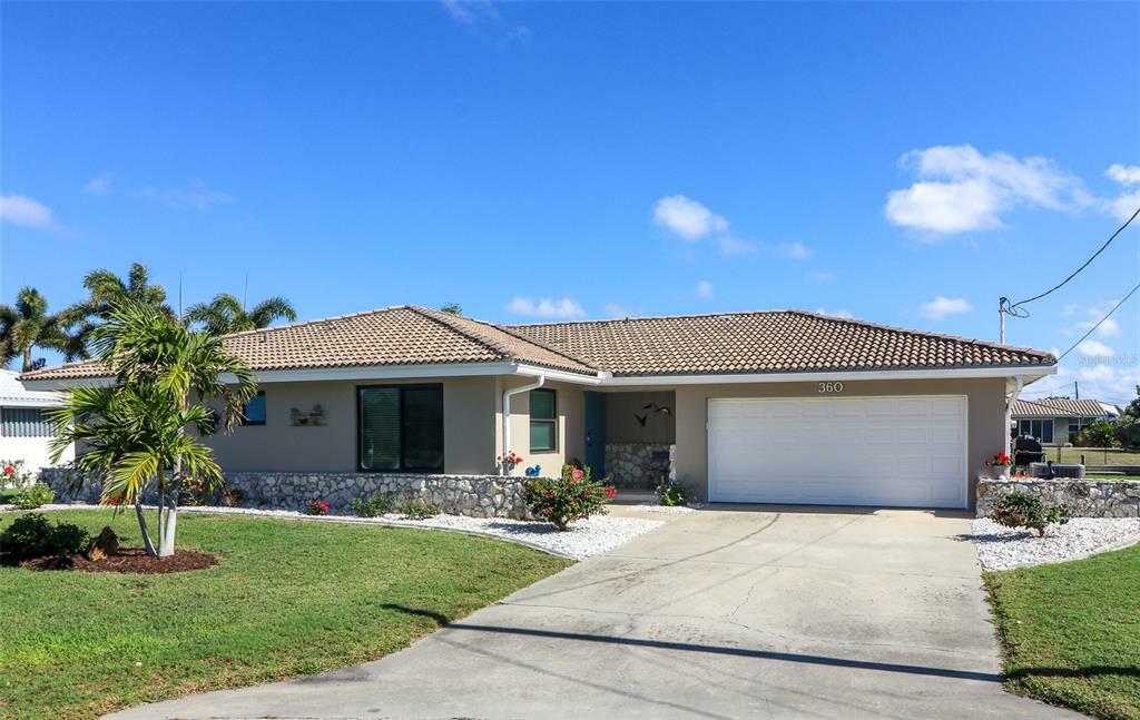 Property Photo:  360 Delido Court  FL 33950 