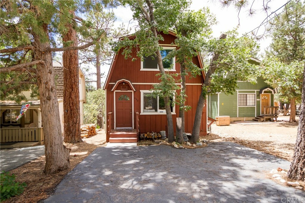 Property Photo:  650 Santa Barbara Avenue  CA 92386 