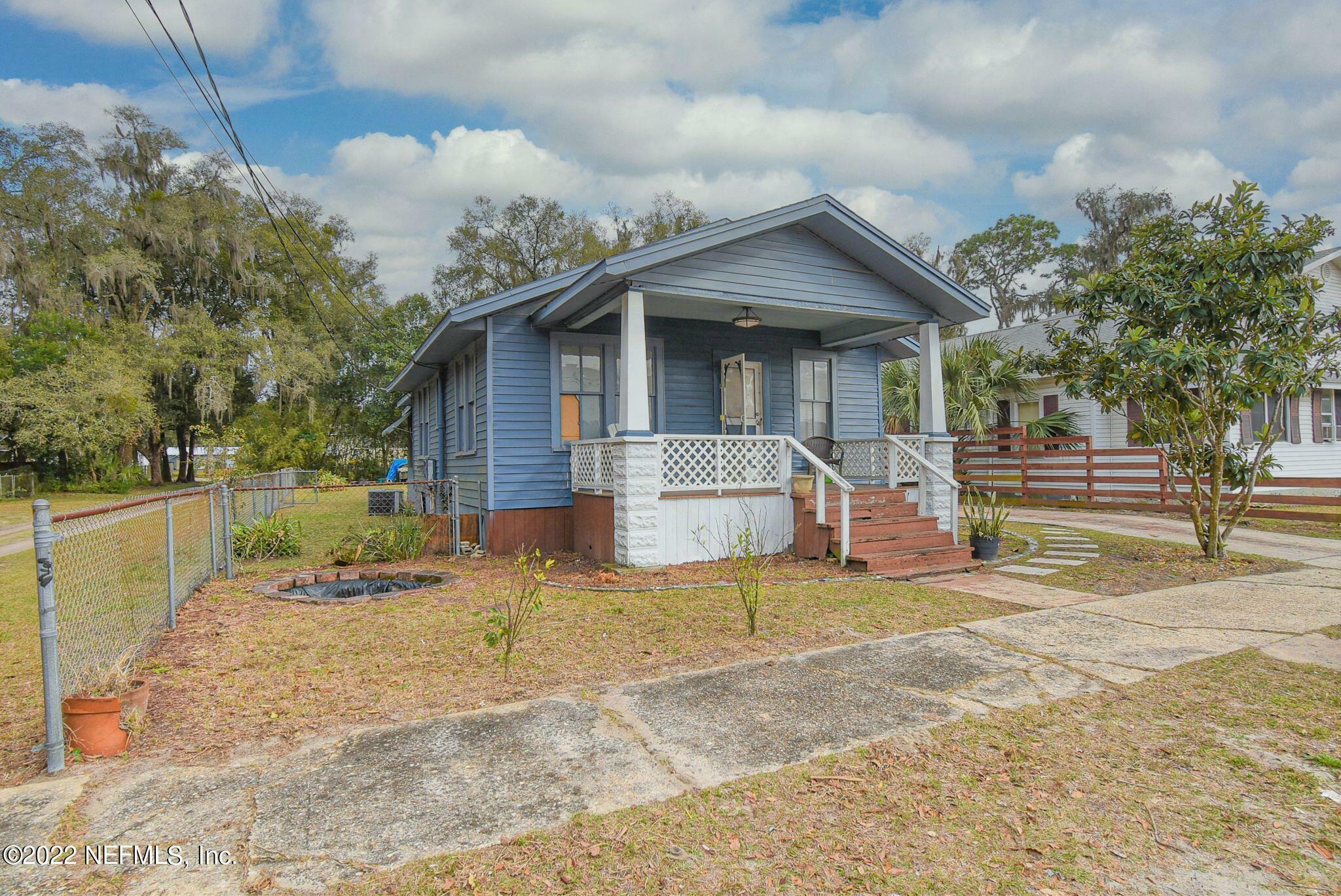 Property Photo:  119 Benham Street  FL 32177 