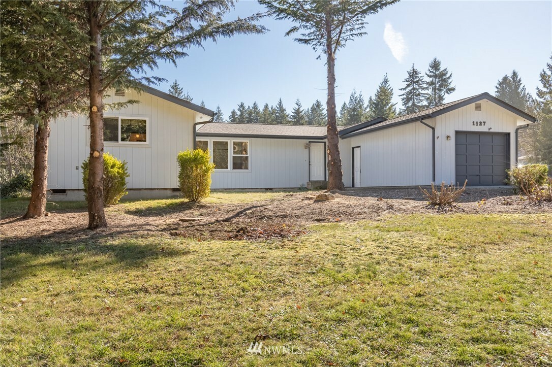 Property Photo:  1127 S N Street  WA 98363 