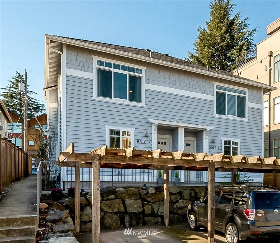 Property Photo:  6516 34th Avenue NE A  WA 98115 