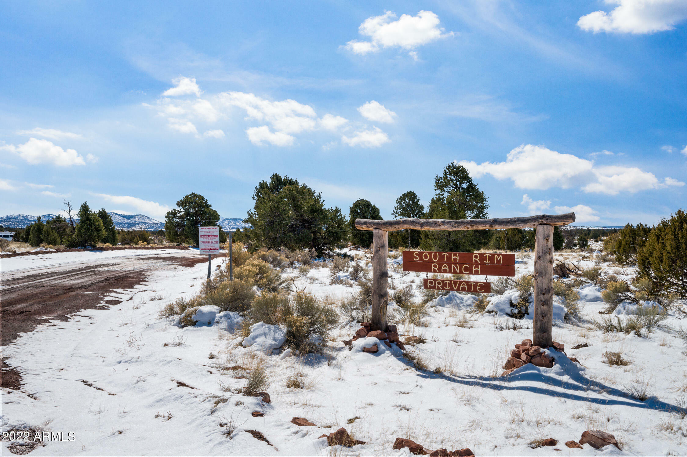 Property Photo:  6455 Lasso Loop  AZ 86046 