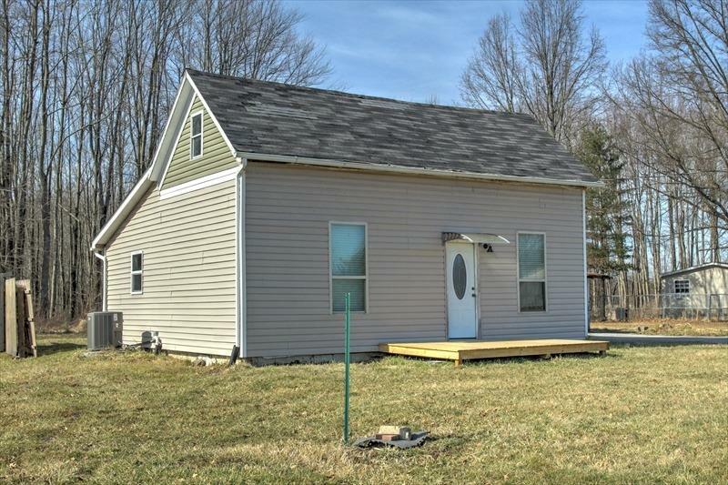 Property Photo: 15241 Hillcrest Rd OH 45154