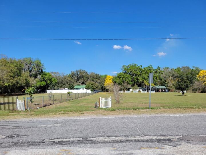 Property Photo:  3804 Medulla Road  FL 33566 