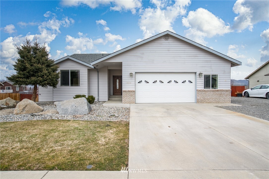 Property Photo:  1522 Virginia Way  WA 98801 