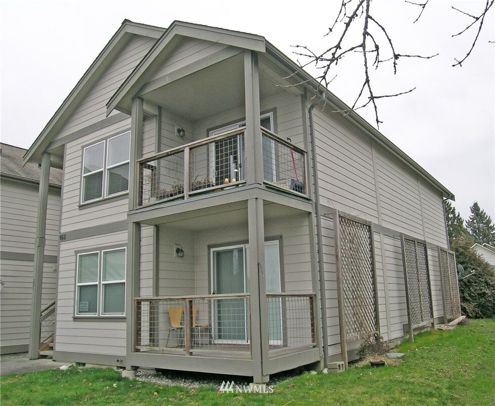Property Photo:  955 Third Street 101  WA 98230 