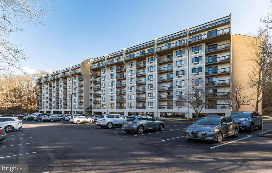 Property Photo: 800 Avondale Road 3G PA 19086