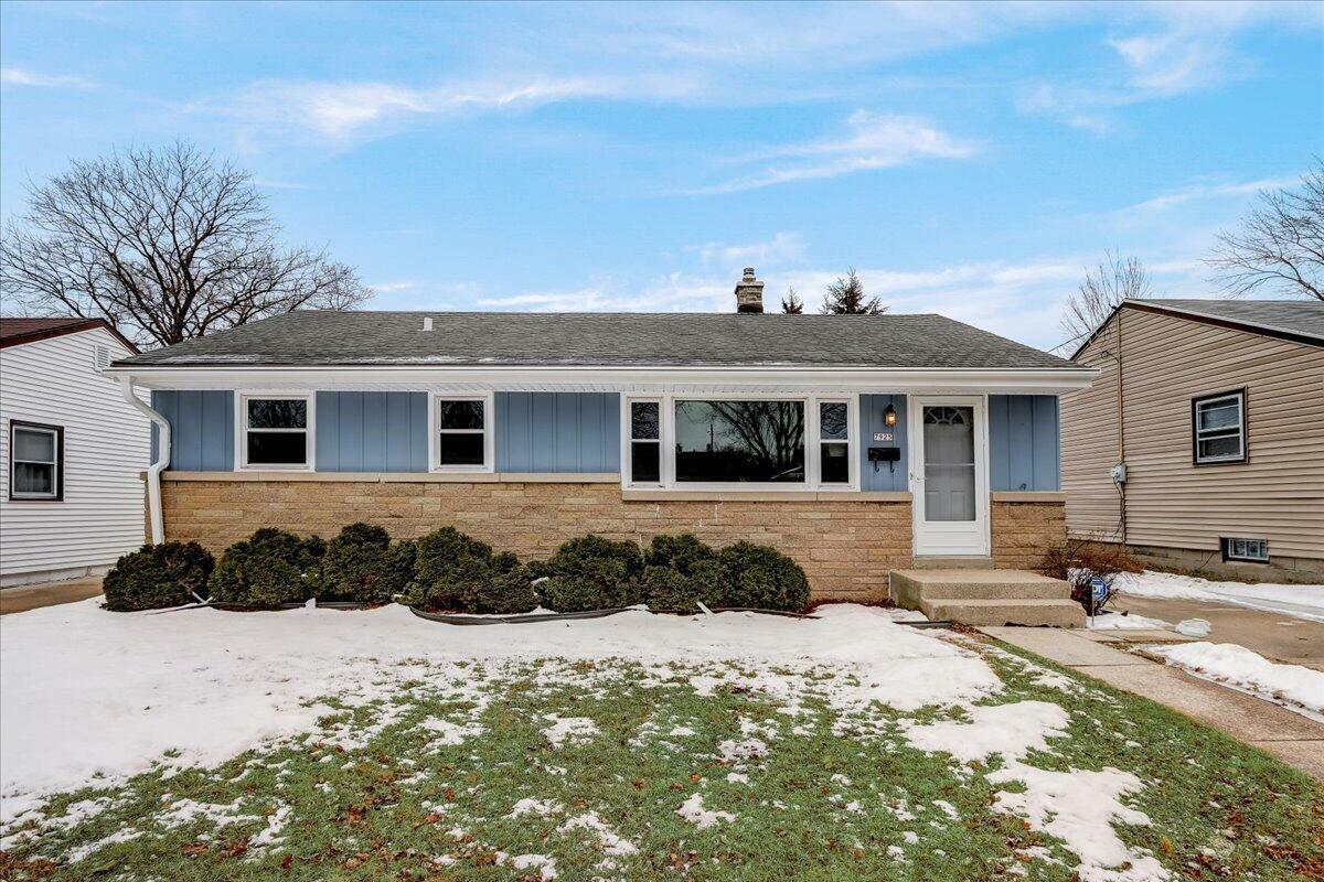 Property Photo: 7925 W Kathryn Ave WI 53218