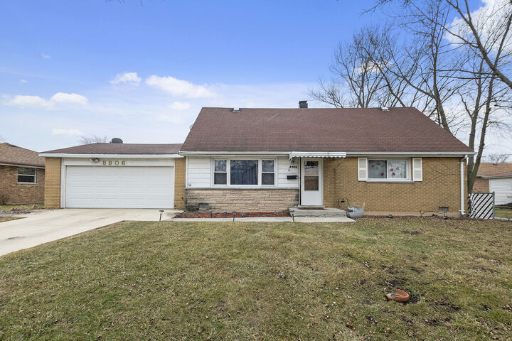 8906 Southfield Drive  Bridgeview IL 60455 photo