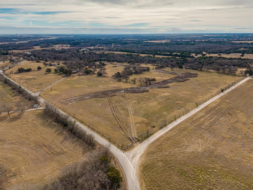 Property Photo:  3870 Jack's Loop  TX 76065 