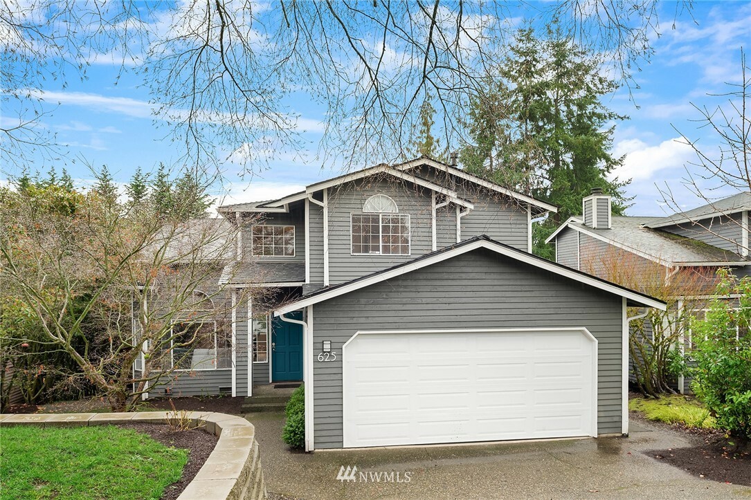 Property Photo:  625 8th Avenue  WA 98033 