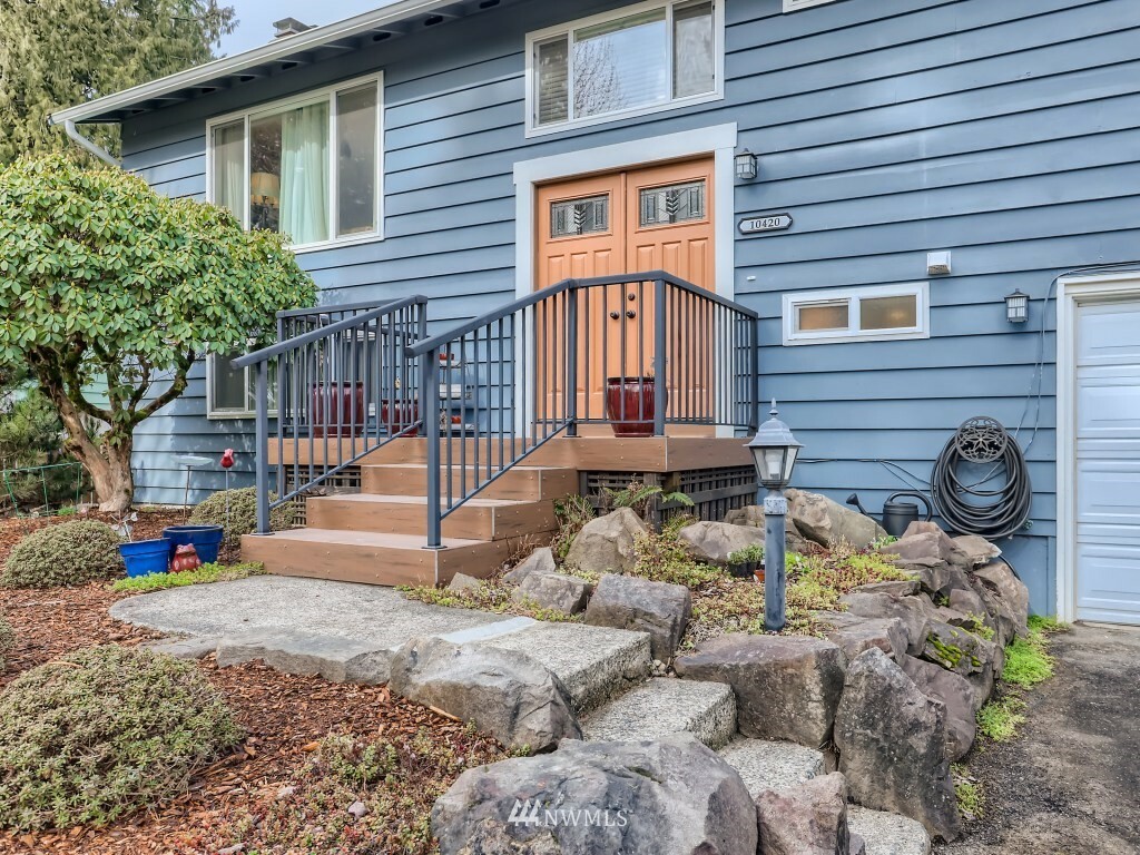 Property Photo:  10420 NE 189th Street  WA 98011 