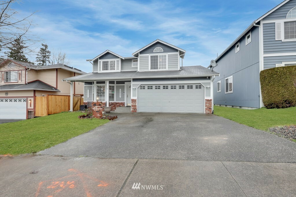 Property Photo:  1605 200th Street Ct E  WA 98387 