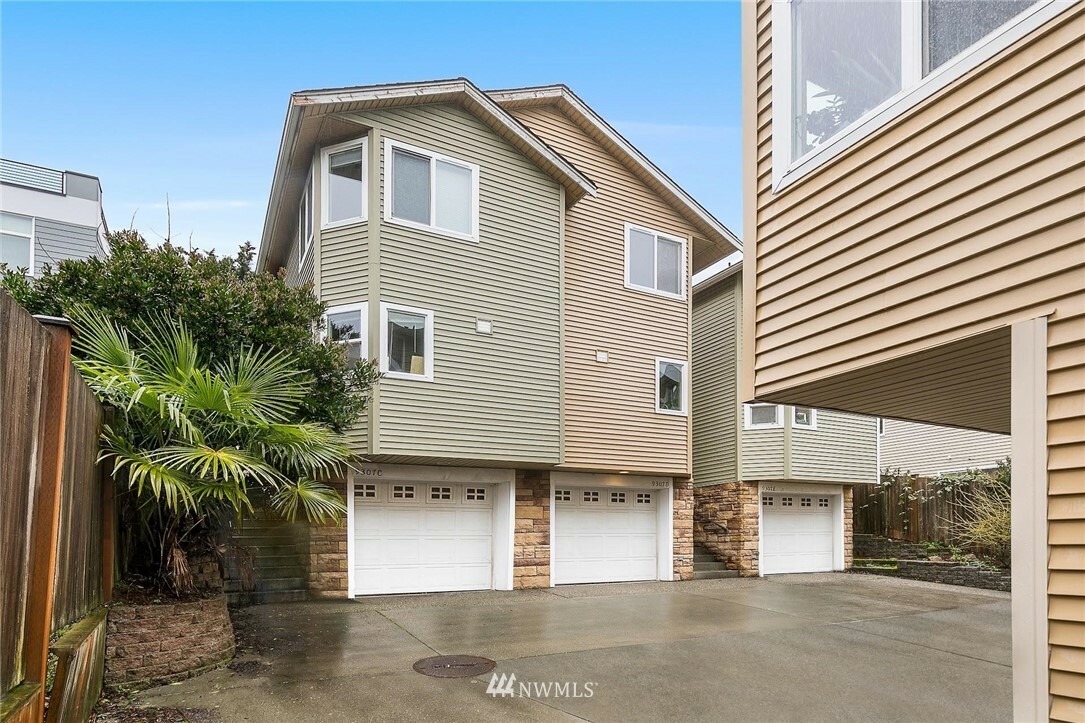 Property Photo:  9307 D Linden Avenue N  WA 98103 