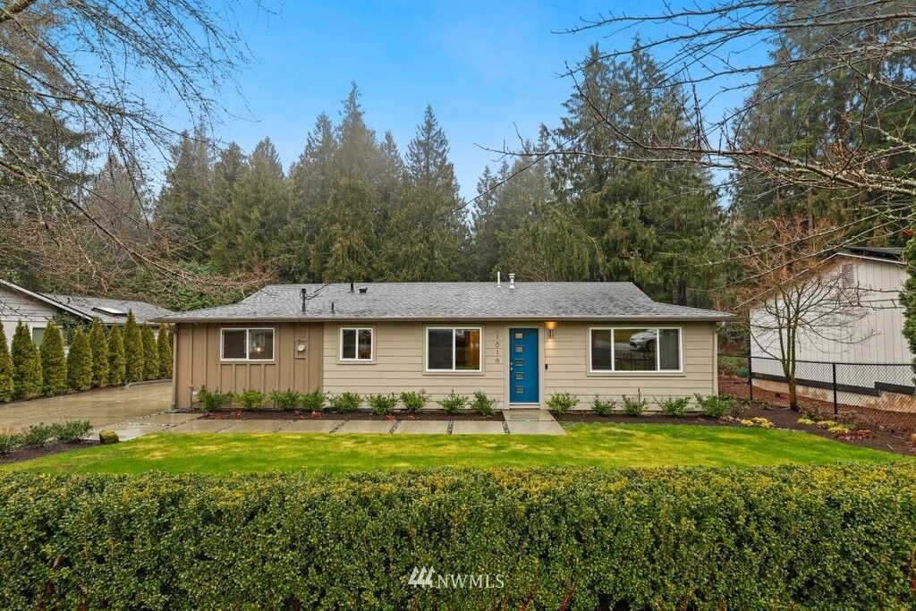 Property Photo: 21016 NE 61st Street WA 98053