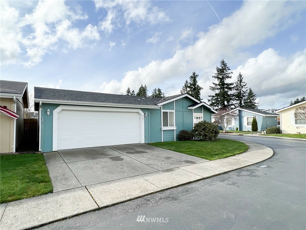 Property Photo:  24011 223rd Place SE  WA 98038 