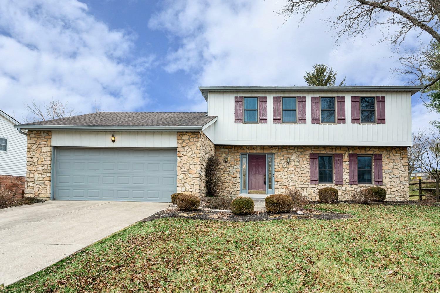 Property Photo: 1662 Lockbourne Dr OH 45240