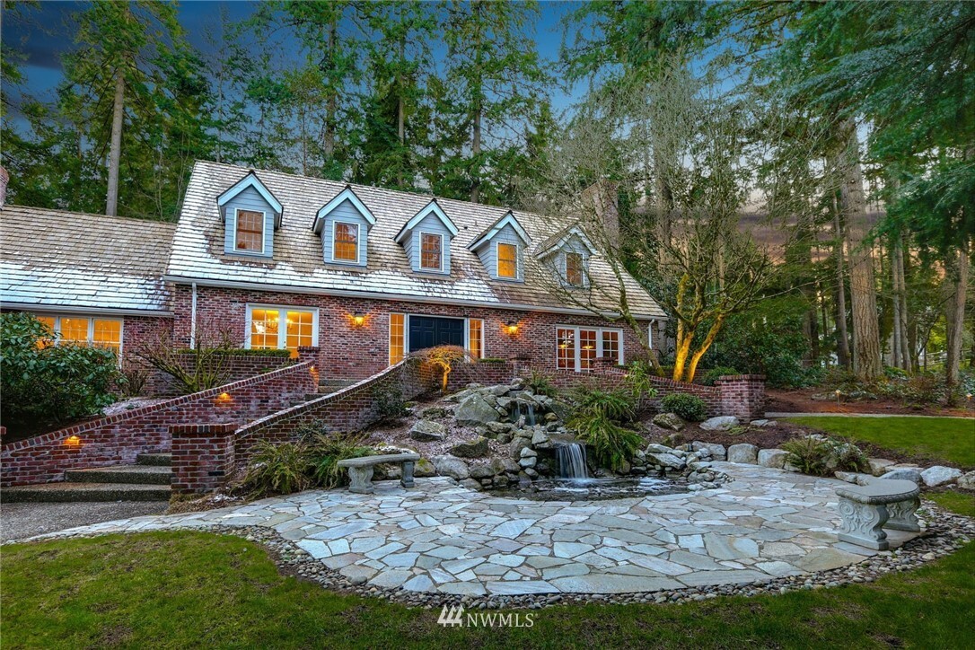 Property Photo: 13555 NE 54th Place WA 98005