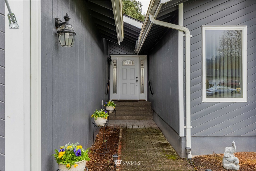 Property Photo:  2419 Hickory Avenue  WA 98632 