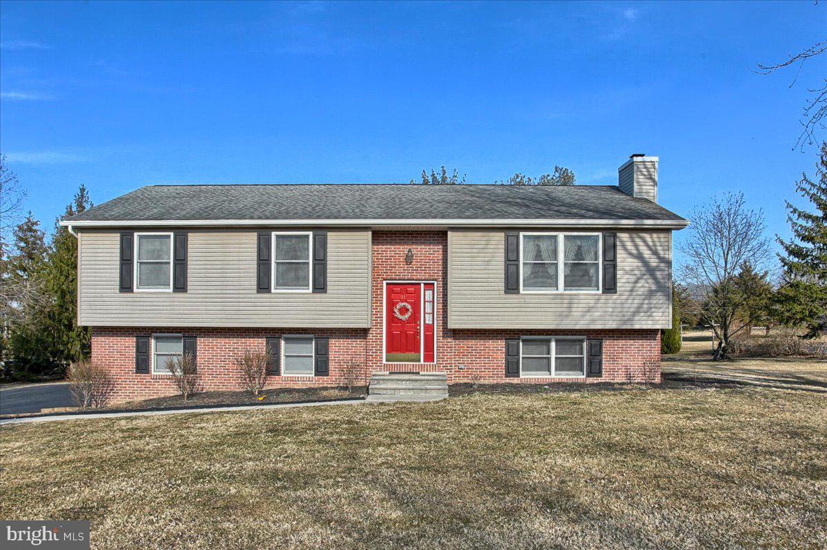 Property Photo: 11 Jackson Drive PA 17316