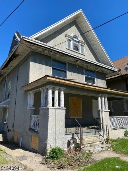 Property Photo:  571 Lincoln Ave  NJ 07050 