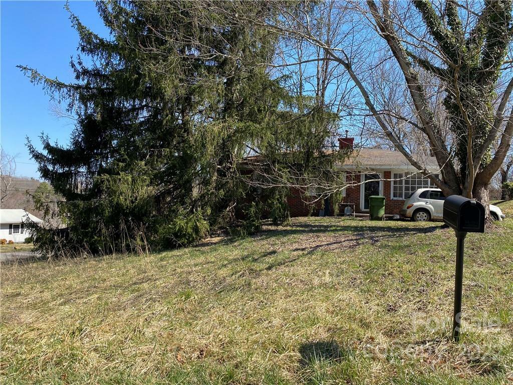 Property Photo:  89 Grandview Road  NC 28806 