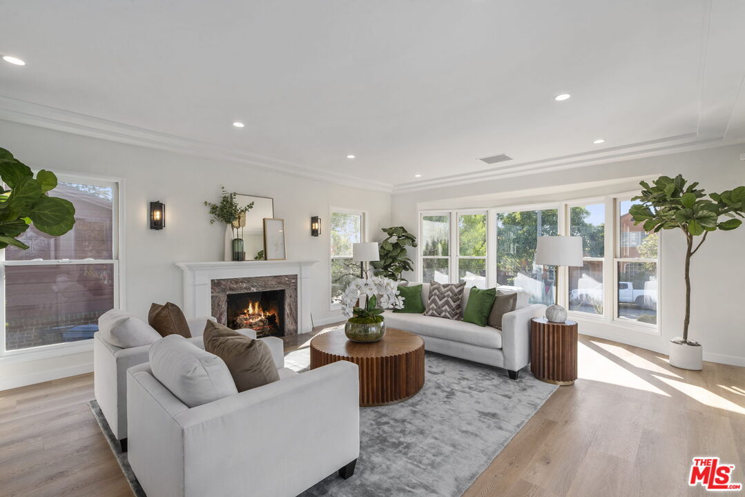 Property Photo:  2504   13th Ave  CA 90018 