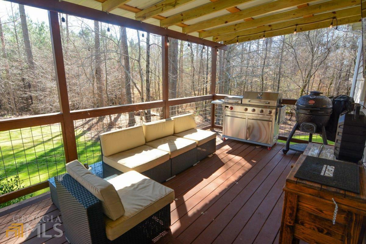 Property Photo:  112 Whitney Place  GA 30534 