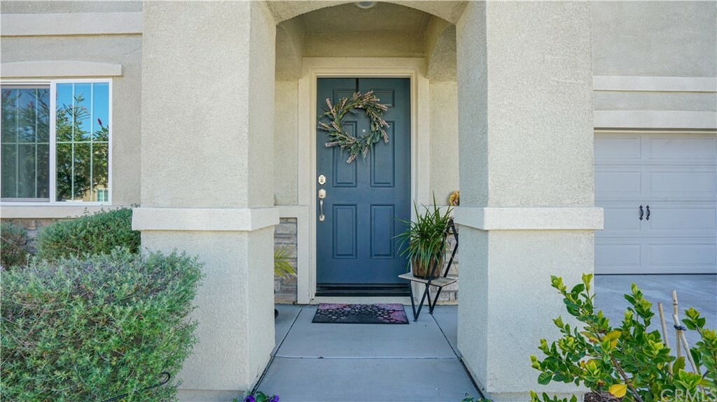 Property Photo:  10465 Sparrow Court  CA 92557 