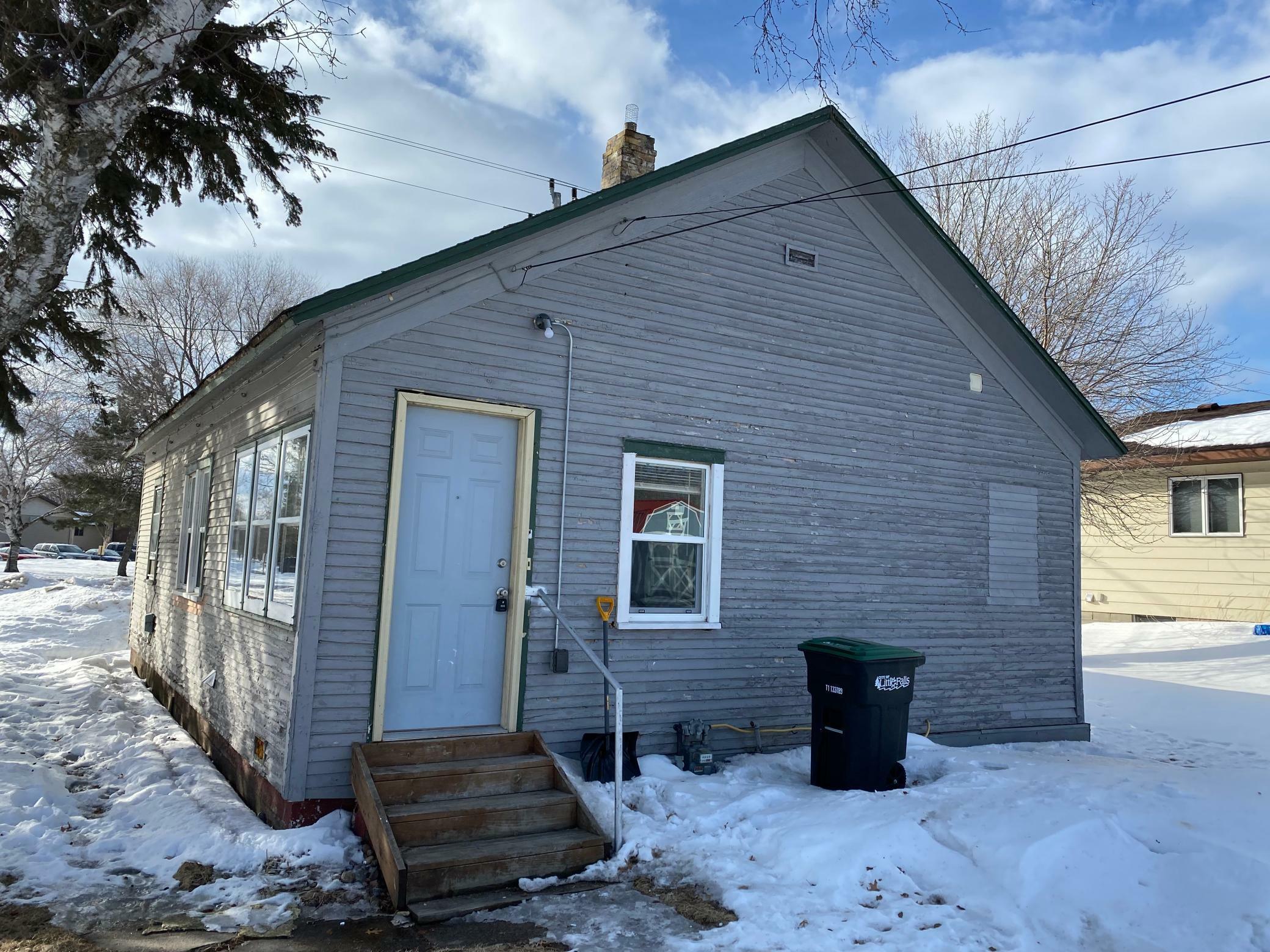 Property Photo:  704 11th Street NE  MN 56345 