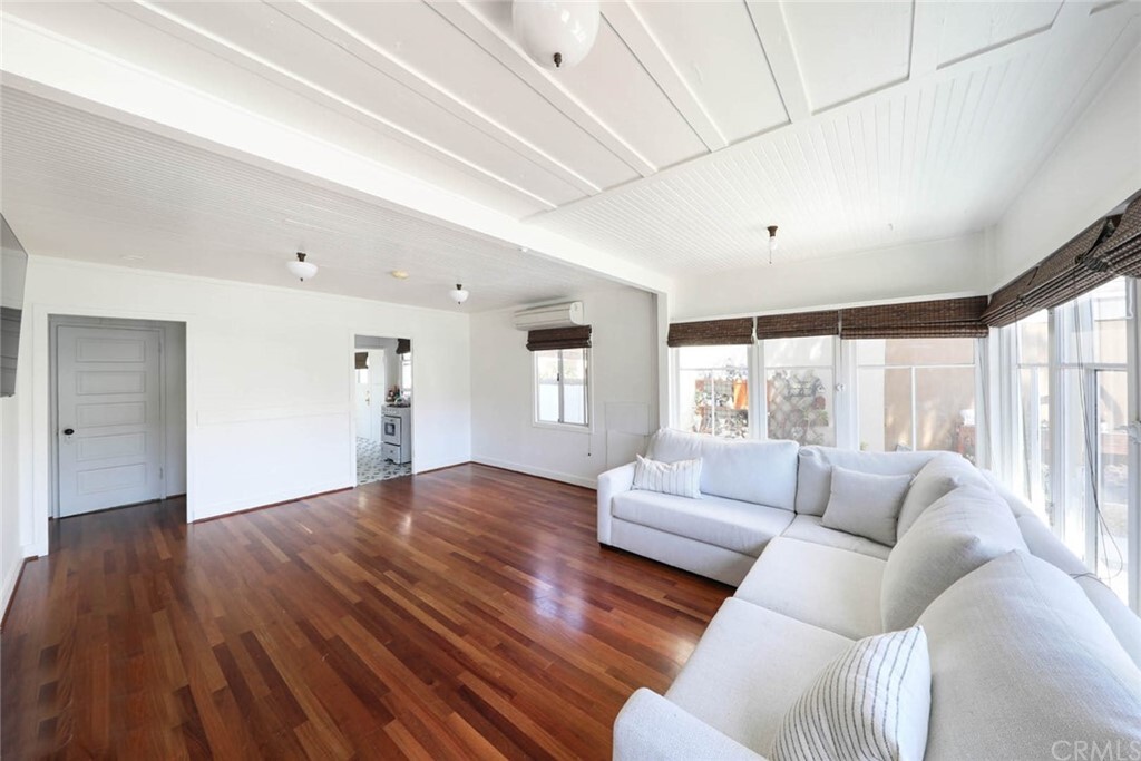 Property Photo: 225 Diamond Avenue CA 92662