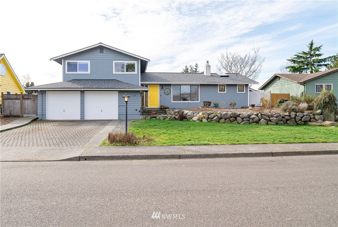 Property Photo:  617 B Street  WA 98230 