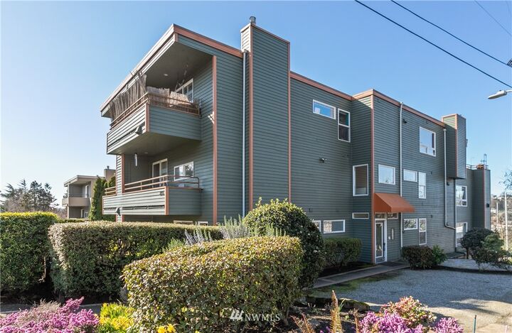 2855 14th Avenue W 201  Seattle WA 98119 photo