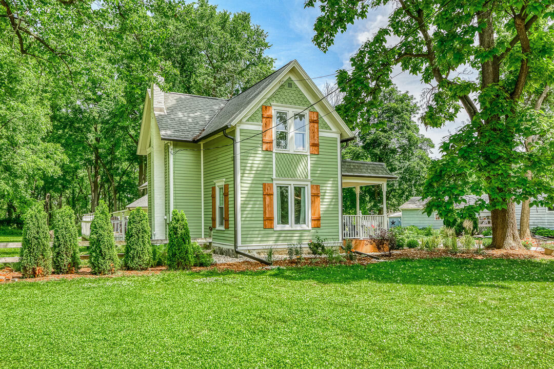 Property Photo: 582 North Ave WI 53029