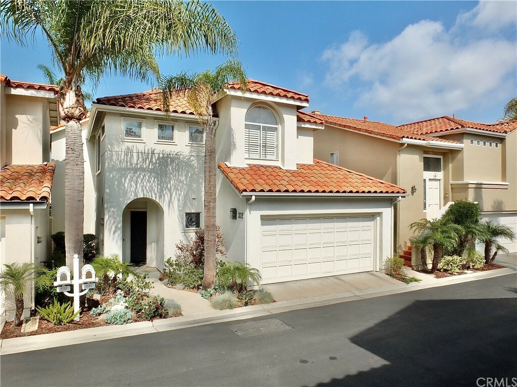 Property Photo:  335 Blue Cavern  CA 90803 