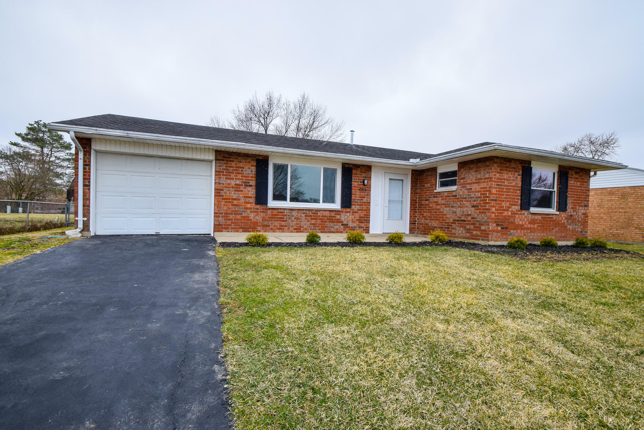 Property Photo:  2506 Aberdeen Court  OH 45373 