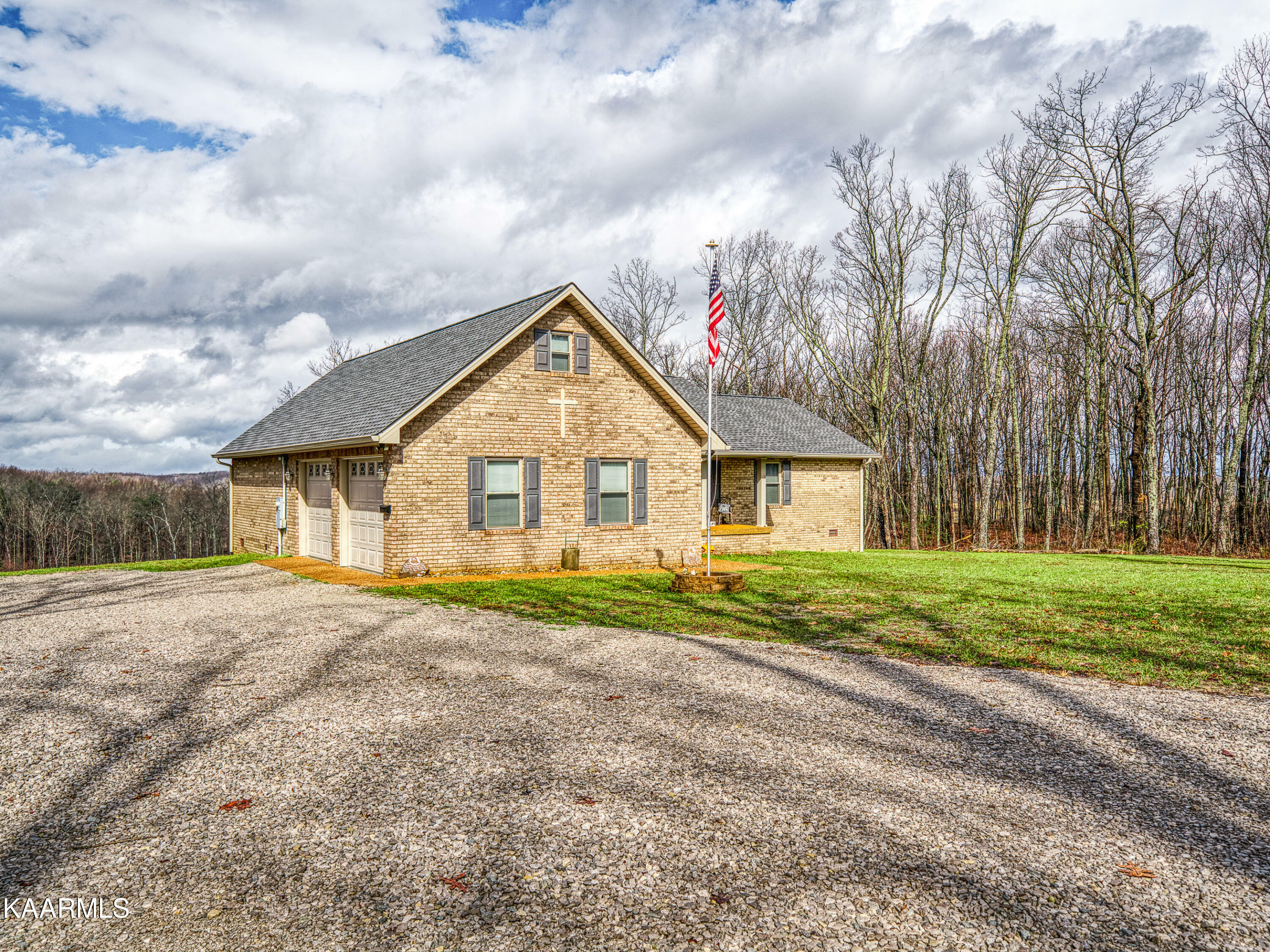 Property Photo:  229 W Loomis Road  TN 38556 