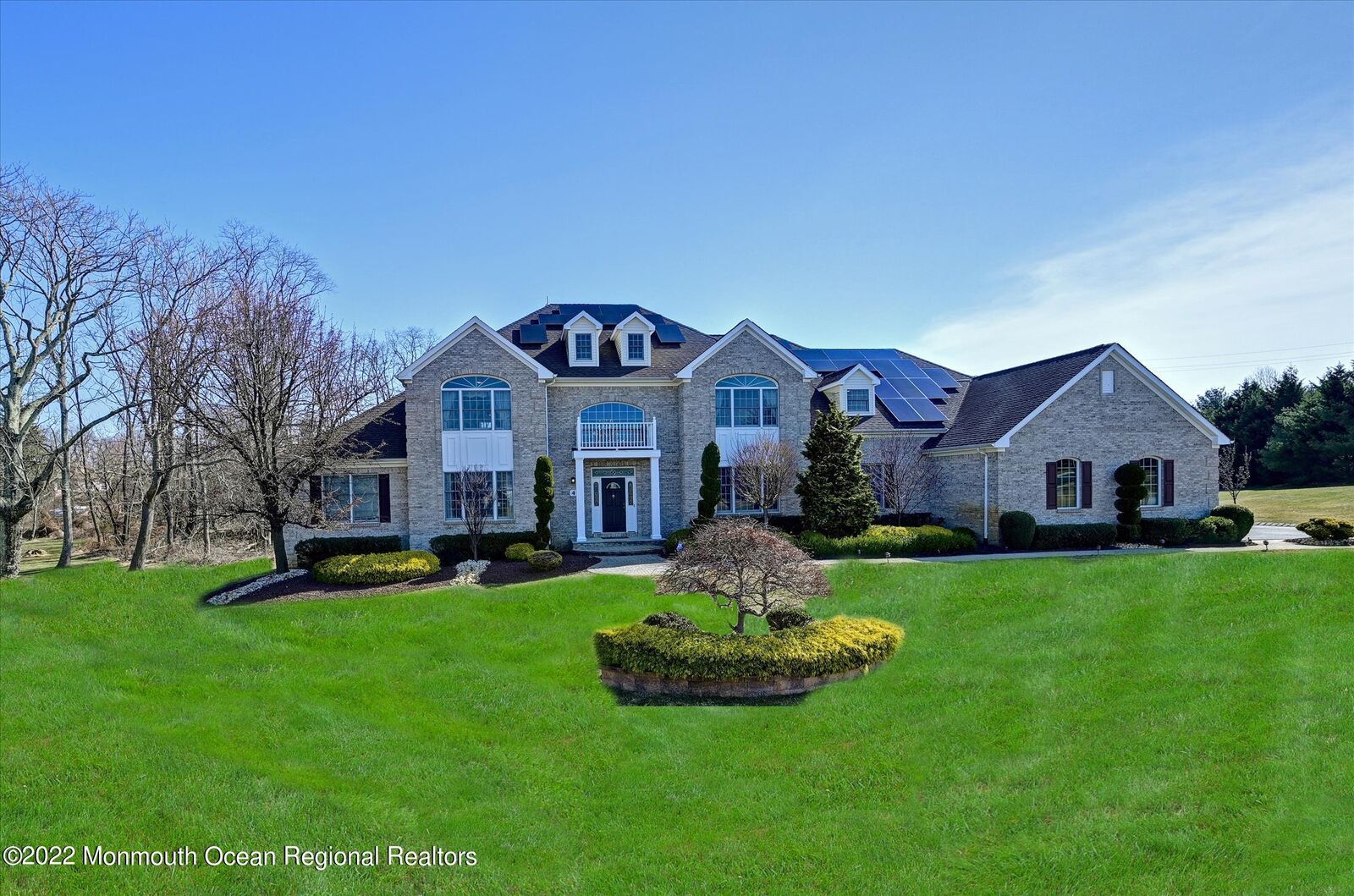 Property Photo:  4 Saxon Court  NJ 07728 